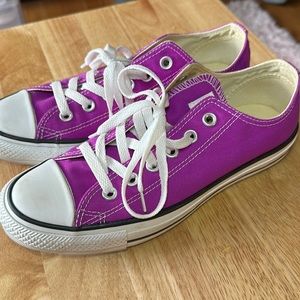 Women’s Converse All Star, size 8